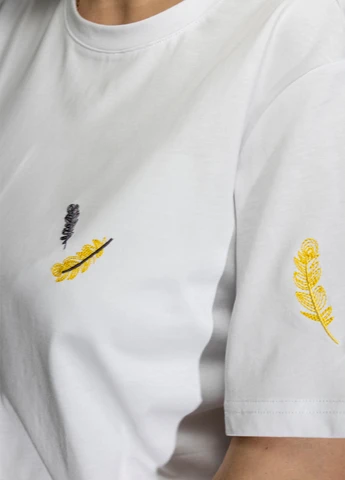 Женская Футболка Feathers White No Brand - (260956133)