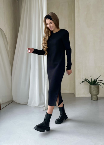 Черное повседневный повседневное теплое зимние платье на флисе ниже колена черный 700001021 платье-худи, оверсайз, а-силуэт, платье-водолазка, футляр, клеш, колокол, платье-свитшот, поло, платье-свитер Merlini однотонное