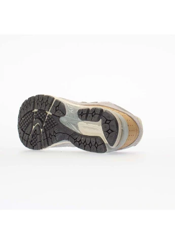 Бежевые демисезонные кроссовки мужские 2002r New Balance