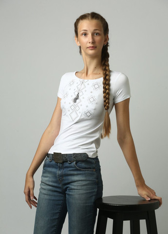 Женская вышитая футболка белого цвета с серой вышивкой "Карпатский орнамент" Melanika (277160411)