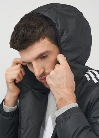 Чорна куртка adidas Essentials insulated hooded jacket