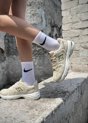 Бежевые демисезонные эффектные женские кроссовки копия No Brand