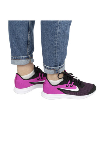 Розовые кроссовки Nike