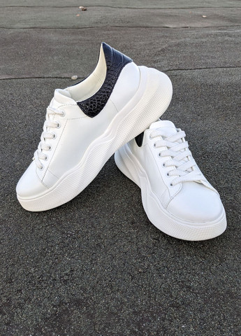 Белые демисезонные удобные, легкие и практичные белые кожаные кроссовки INNOE Кроссовки