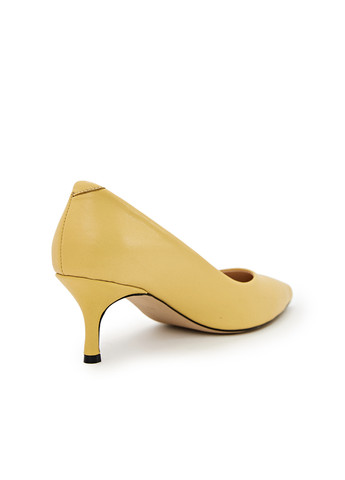 Женские кожаные туфли-лодочки на каблуке лимонные Pera Donna на среднем каблуке
