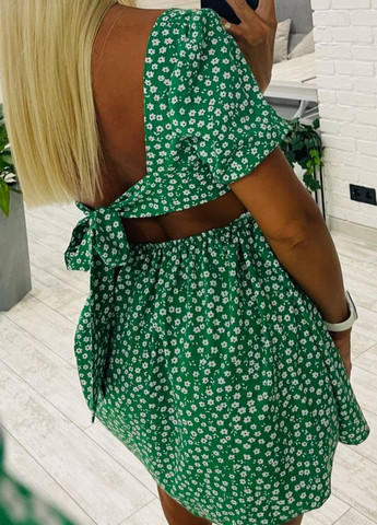 Зеленое повседневный платье с открытой спиной LeVi