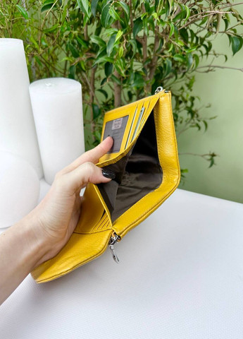 Шкіряний гаманець на магнітах середнього розміру Fernando (271700627)