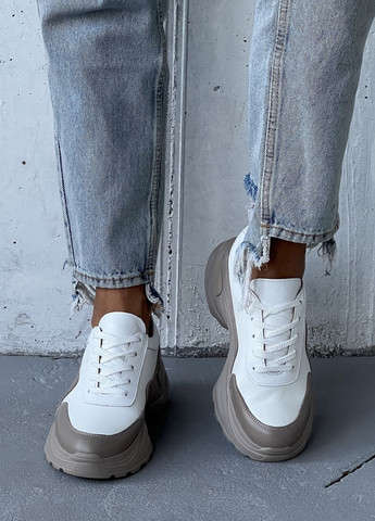 Белые демисезонные белые кроссовки из натуральной кожи с бежевыми вставками на массивной подошве InFashion Кросівки