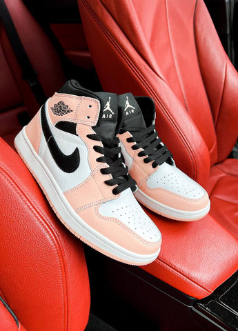 Розовые демисезонные женские кроссовки, белые с черно-розовым. репліка 1в1 «no name» (n053702) Nike Air Jordan Retro 1 Sweet Coral
