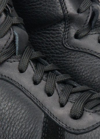 Черные ботинки Estro