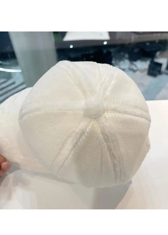 Кепка бейсболка хутряна з літерою "М" Біла 54-60р (1957) No Brand (257431531)