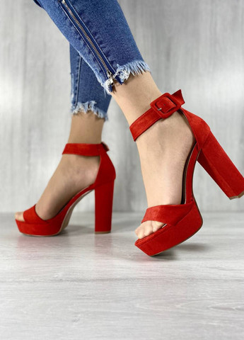 Красные стильные женские туфли No Brand