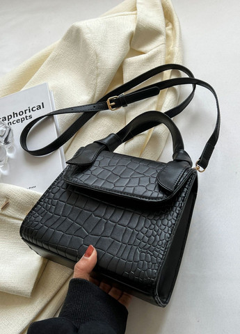 Женская квадратная сумочка кроссбоди на ремешке рептилия A1325 черная No Brand (259316452)