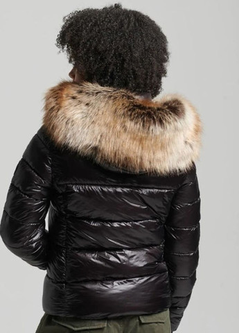 Черная куртка Superdry