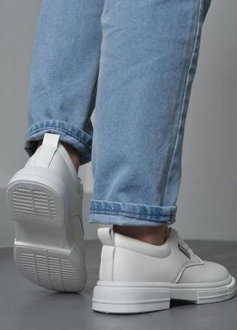 Туфлі жіночі білого кольору на шнурівці Let's Shop (276191513)