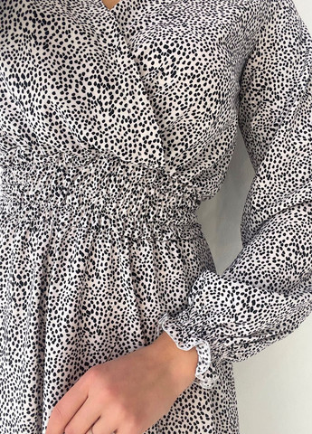 Белое платье с разрезами No Brand