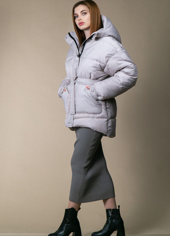 Светло-серая зимняя куртка зимняя с поясом CHICLY