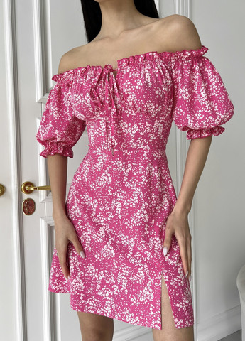 Малиновое кэжуал платье Larionoff с цветочным принтом