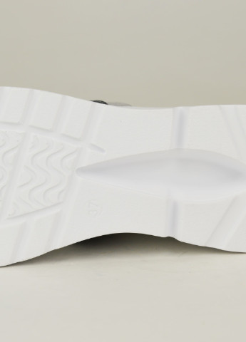 Білі осінні кросівки жіночі білі шкіряні Kento