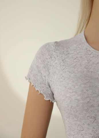 Сіра всесезон футболка жіноча з ажурного трикотажу принт сердечко, сірий меланж з коротким рукавом German Volf