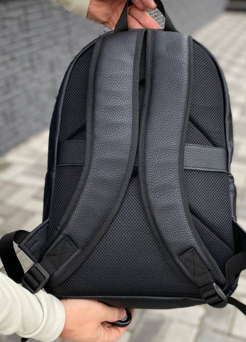 Чоловічий рюкзак з екошкіри чорного кольору повсякденний універсальний Holiday No Brand (258290288)