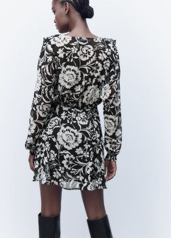 Черно-белое платье Zara с цветочным принтом