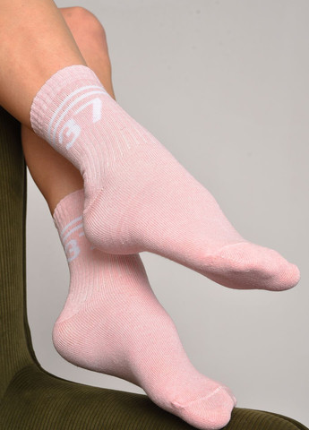 Шкарпетки жіночі спортивні рожевого кольору розмір 36-40 Let's Shop (277983297)