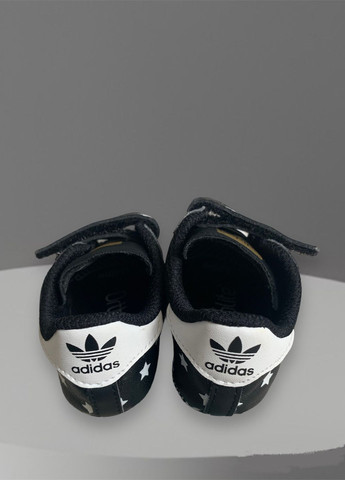 Черно-белые пинетки adidas