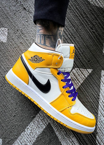 Желтые демисезонные кроссовки мужские air jordan 1 mid se lakers, вьетнам Nike