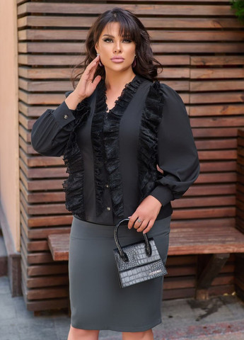 Чёрная женская блуза с рюшами на пуговицах цвет черный р.48/50 440822 New Trend