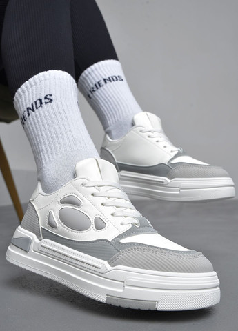 Серые демисезонные кроссовки женские бело-серого цвета на шнуровке Let's Shop