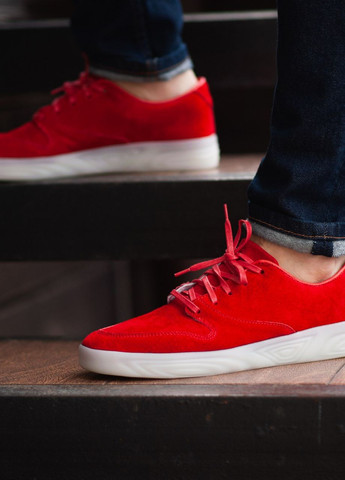 Красные демисезонные кросовки south fost red Vakko