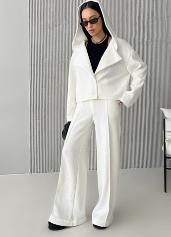 Белый женский элегантный жакет черного цвета Jadone Fashion однотонный - демисезонный
