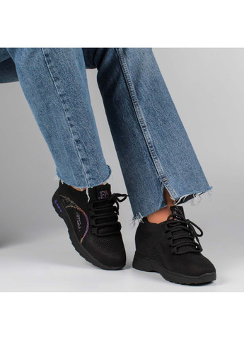 Чорні осінні жіночі кросівки 198961 Lifexpert
