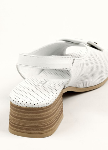 Белые босоножки на среднем каблуке белые Mario Muzi на резинке