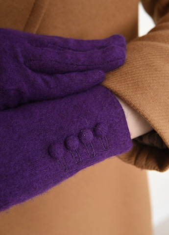 Перчатки женские текстильные фиолетового цвета Let's Shop (256699412)