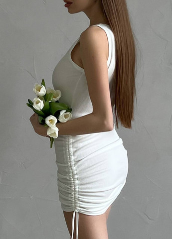 Белое деловое невероятное женское платье для вечерней прогулки, красивое женское приталеное платье No Brand однотонное