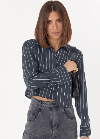 Укорочена сорочка в смужку з акцентною кишенею - чорна Lurex (277358352)