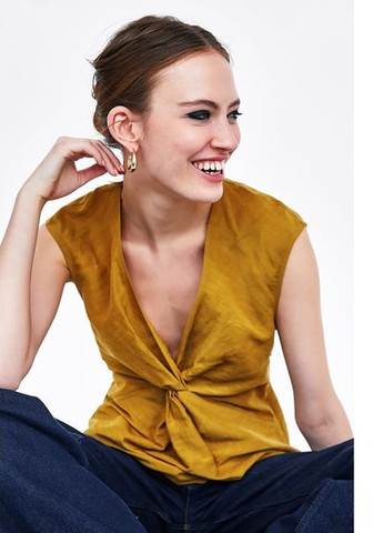 Коричневая блуза коричневая без рукавов Zara