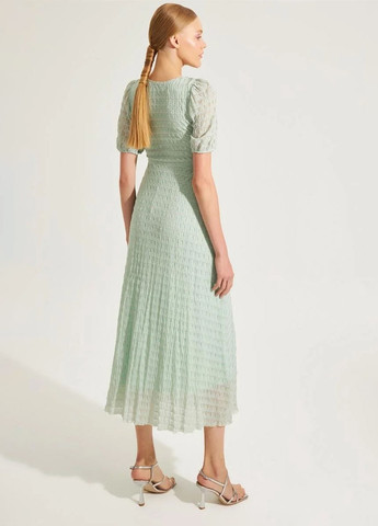 Зеленое платье Setre