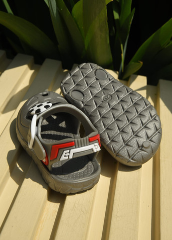 Серые пляжные сандали детские пена для мальчика серого цвета Let's Shop с ремешком