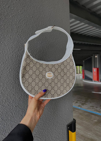 Трендова сумка з лого Gucci Half Moon Shaped Beige/White Vakko (259700447)