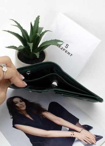 Женский кожаный кошелек 13703-7 маленький темно-зеленый Sezfert (261240274)