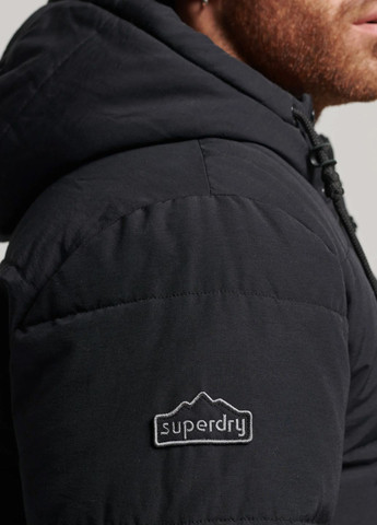 Черная куртка Superdry