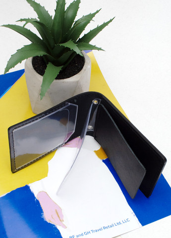 Обложка на удостоверение Национальной полиции Украины с креплением под жетон кожаная черная HandyCover (260072806)