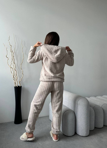 Светло-бежевая всесезон пижама кофта + брюки Garna