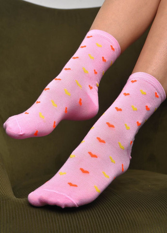 Шкарпетки жіночі демісезонні рожевого кольору розмір 36-40 Let's Shop (277983300)