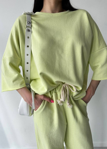 Стильный женский костюм оверсайз, футболка с удлинённым рукавом и штаны с разрезом No Brand 068 (260790305)