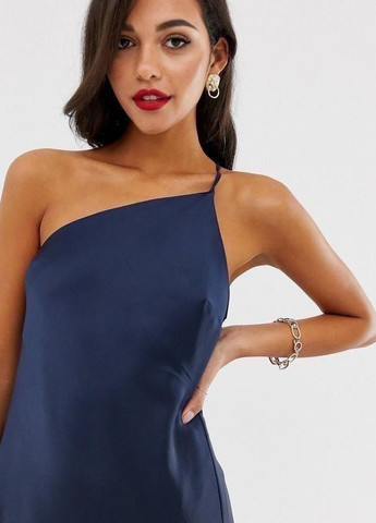 Синя атласне плаття міді на одне плече з драпіруванням на спині design Asos