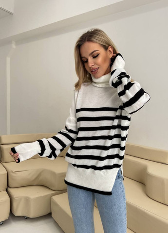 Женский полосатый свитер цвет молочный/черный р.42/46 444017 New Trend (266494181)